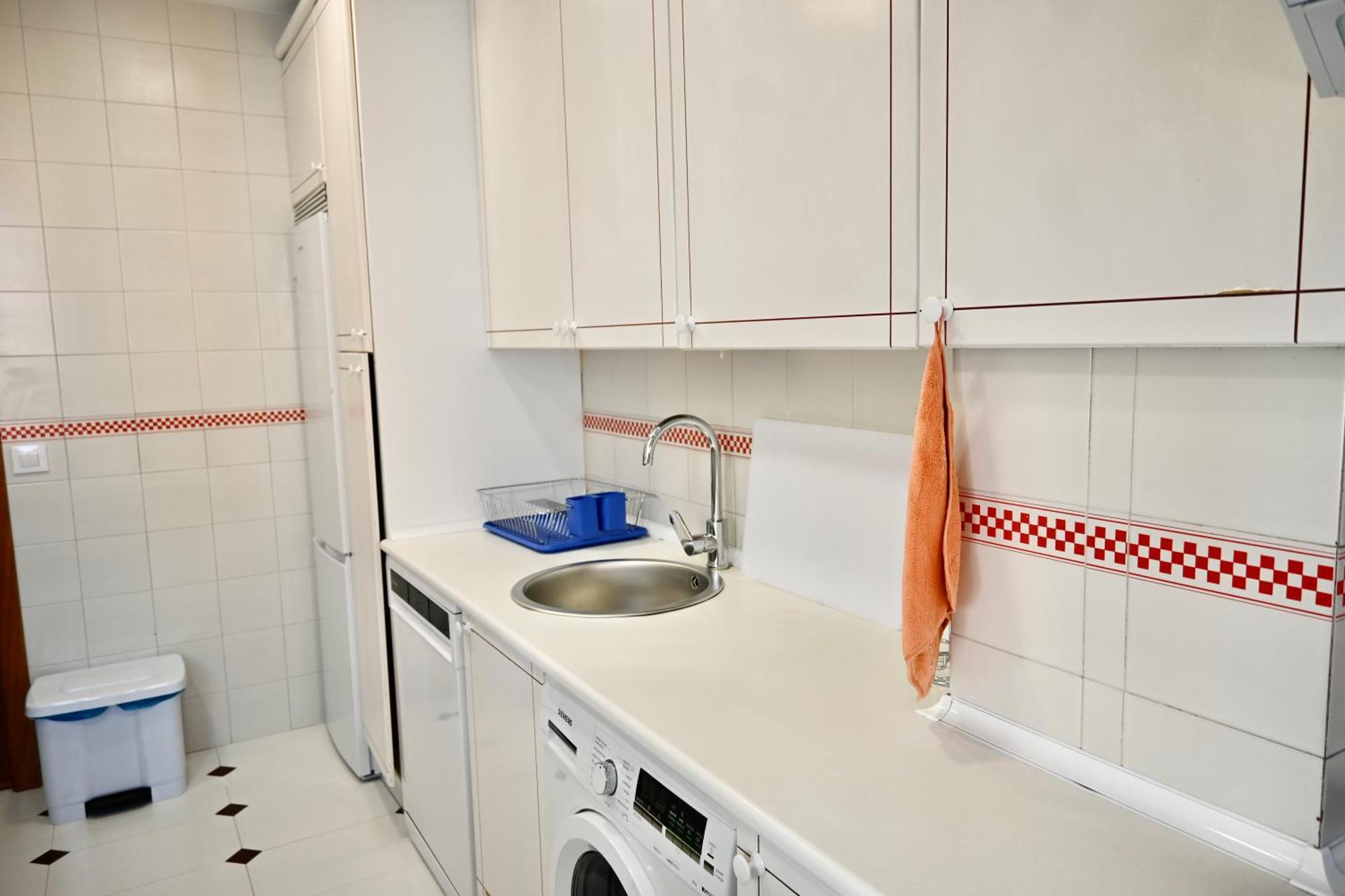 Apartamento For Vivienda Temporal De Cuatro En Arganzuela Man102 Madri