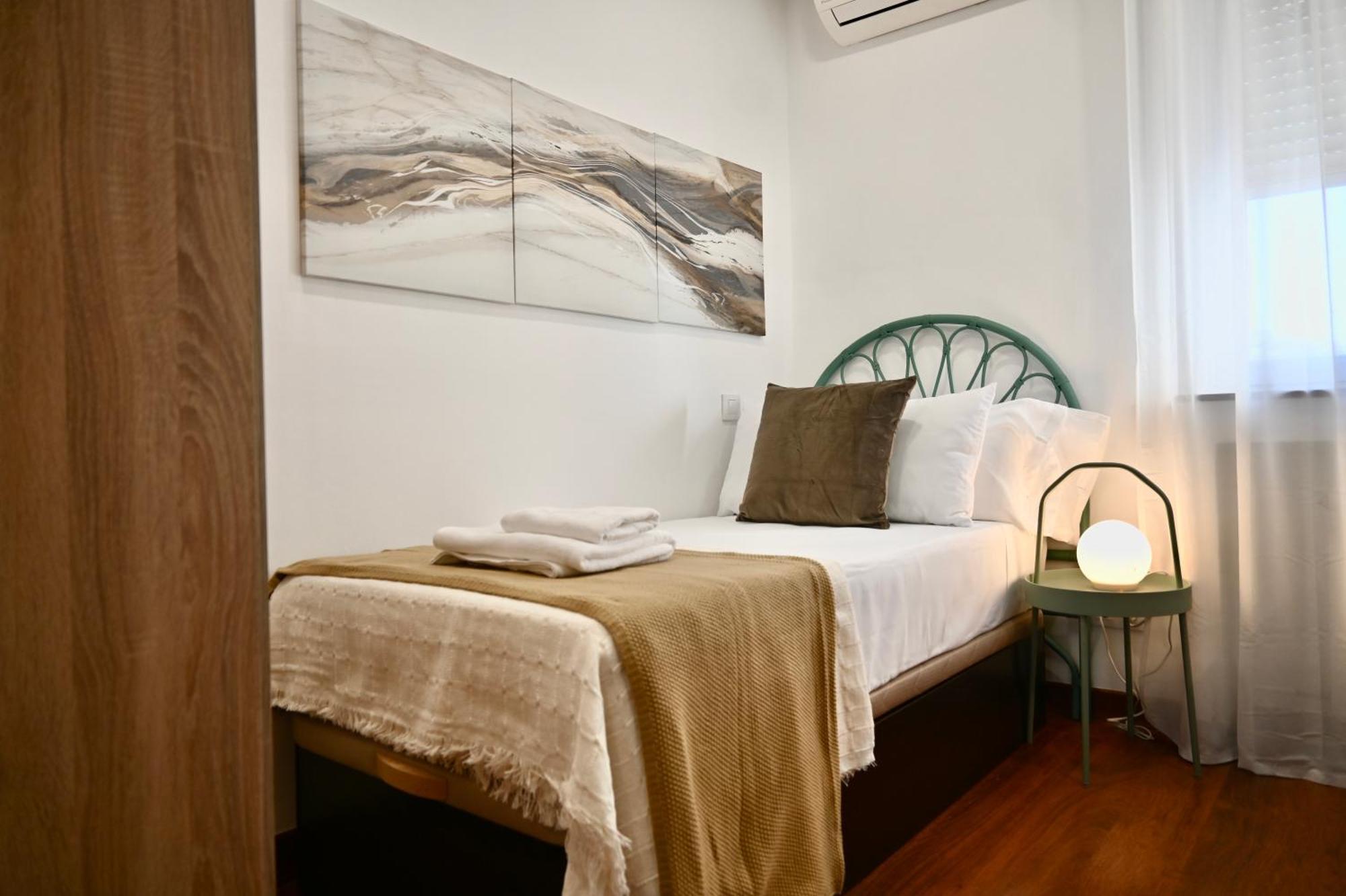Appartement For Vivienda Temporal De Cuatro En Arganzuela Man102 Madrid